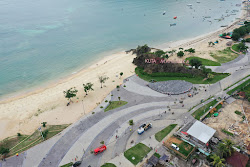 Kuta Mandalika Beach'in fotoğrafı biraz temiz temizlik seviyesi ile