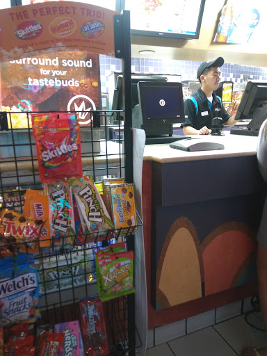 Movie Theater «Regal Cinemas Magnolia Place 16», reviews and photos, 9645 Westview Dr, Coral Springs, FL 33076, USA