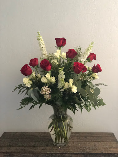 Florist «Open Air Designs - Florist | Wedding Planning | Gifts», reviews and photos, 607 N Myrtle Ave, Clearwater, FL 33755, USA