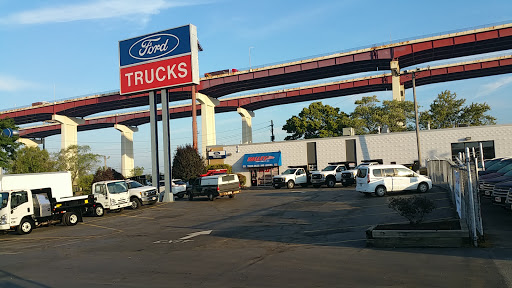 Ford Dealer «Valley Ford Truck», reviews and photos, 5715 Canal Rd, Cleveland, OH 44125, USA
