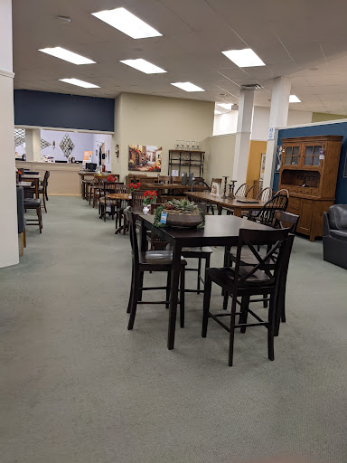 Furniture Store «Raymour & Flanigan Furniture and Mattress Store», reviews and photos, 895 E Gate Blvd, Garden City, NY 11530, USA