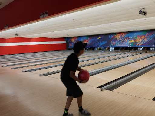 Bowling Alley «Brunswick Zone Roselle Lanes», reviews and photos, 1100 W Lake St, Roselle, IL 60172, USA