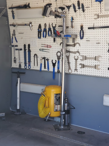 Bicycle Repair Shop «Thrill Bikes», reviews and photos, 4206 W Electra Ln, Glendale, AZ 85310, USA