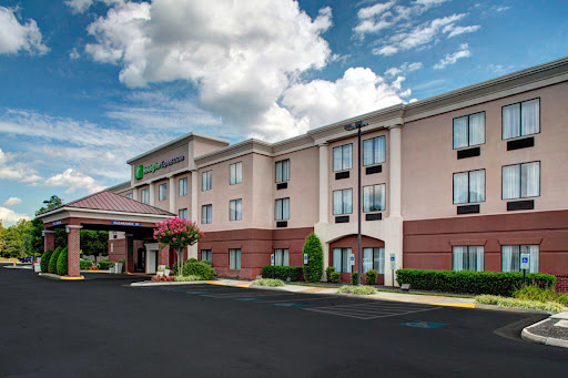 Holiday Inn Express & Suites Richmond North Ashland, an IHG Hotel