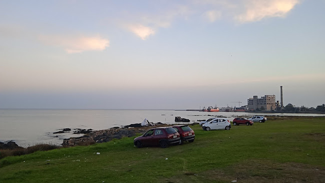 Opiniones de Estacionamiento Playa del Cerro en Montevideo - Aparcamiento