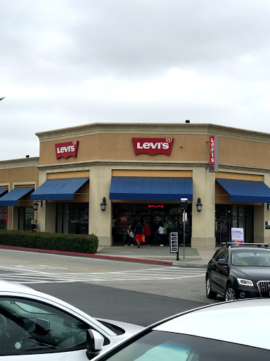 Shopping Mall «Las Americas Premium Outlets», reviews and photos, 4211 Camino De La Plaza, San Diego, CA 92173, USA