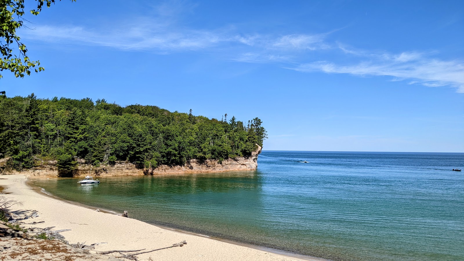 Fotografie cu Chapel Beach cu o suprafață de nisip beige