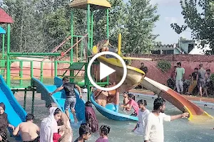 Indian water & amusement park image