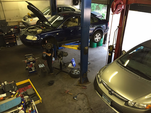Auto Repair Shop «Checkered Flag Auto Repair», reviews and photos, 174 Hartford Ave, East Granby, CT 06026, USA