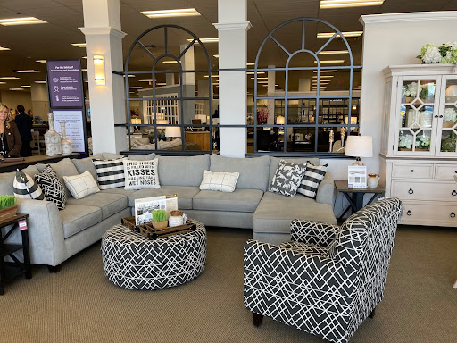 Furniture Store «Raymour & Flanigan Furniture and Mattress Store», reviews and photos, 95 Sunrise Hwy, Patchogue, NY 11772, USA