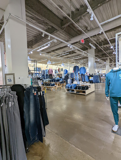 Clothing Store «Old Navy», reviews and photos, 100 Cambridgeside Pl, Cambridge, MA 02141, USA