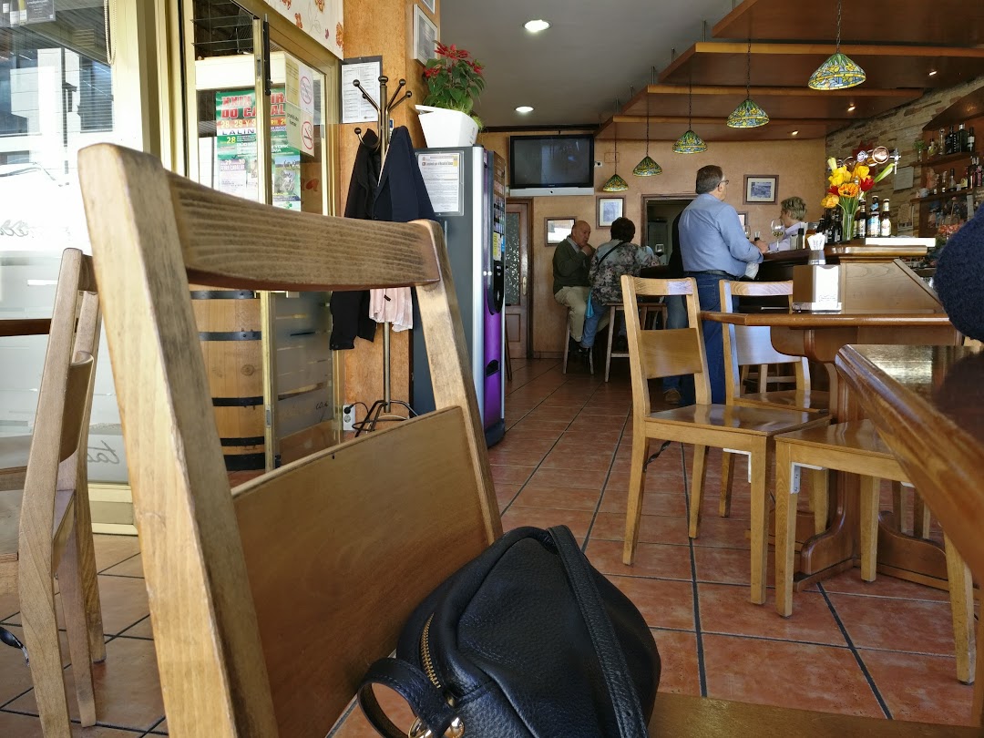Taberna Cafe en la ciudad Lalín