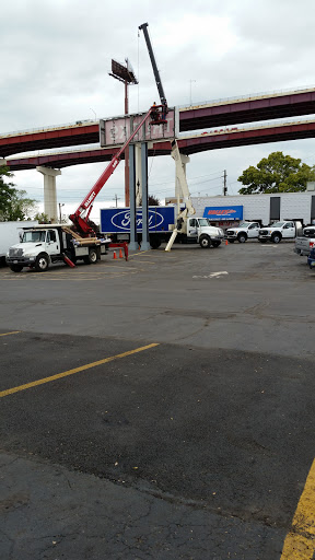 Ford Dealer «Valley Ford Truck», reviews and photos, 5715 Canal Rd, Cleveland, OH 44125, USA