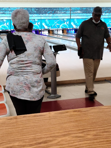 Bowling Alley «Executive Strike & Spare Family Fun Center», reviews and photos, 911 Phillips Ln, Louisville, KY 40209, USA