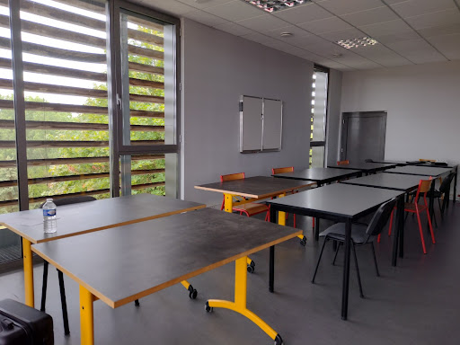 La Poste - Centre d’examen du code de la route à Thourotte, Oise