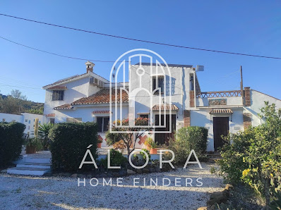 Alora Home Finders | Real Estate 