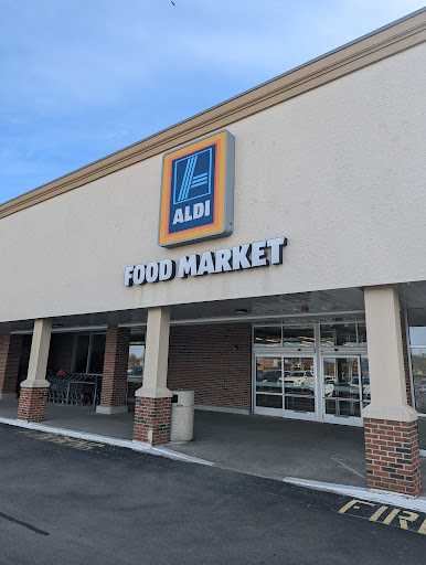 Supermarket «ALDI», reviews and photos, 70 Newport Ave, Rumford, RI 02916, USA