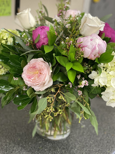 Florist «Heavenly Flowers Too LCC», reviews and photos, 222 Broadway, Amityville, NY 11701, USA