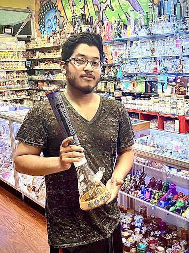 Tobacco Shop «Lotus Smoke Shop», reviews and photos, 4396 Tamiami Trail N, Naples, FL 34103, USA