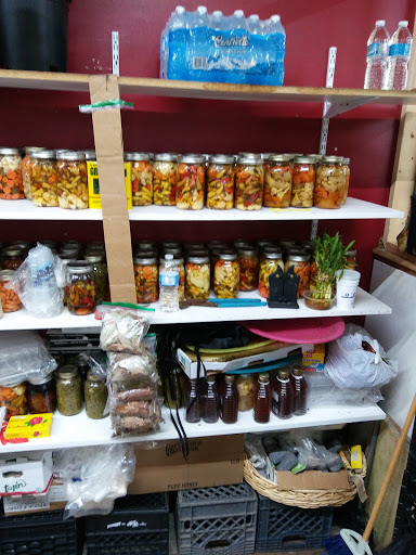 Flea Market «Fox Valley Flea Market», reviews and photos, 840 N State St, Elgin, IL 60123, USA