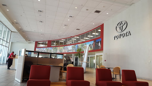 Toyota Dealer «Toyota Pasadena», reviews and photos, 3600 E Foothill Blvd, Pasadena, CA 91107, USA