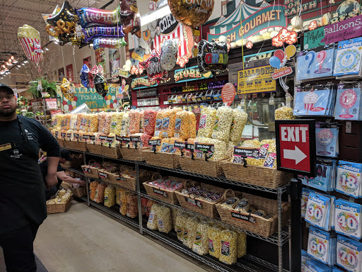 Grocery Store «Holiday Market», reviews and photos, 520 S Lilley Rd, Canton, MI 48188, USA