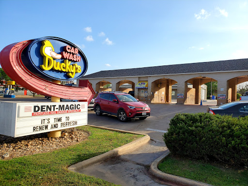 Ducky's Self Serve and Automatic Carwash en Bryan