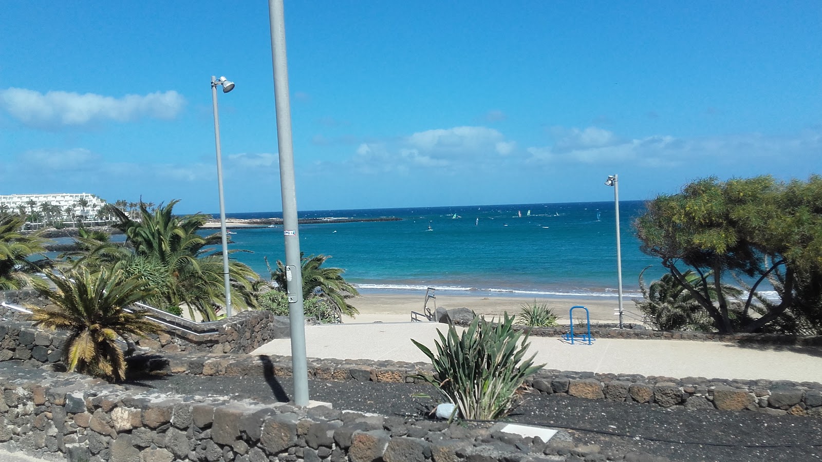 Foto af Playa de las Cucharas faciliteter område