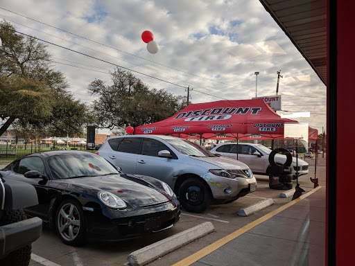 Tire Shop «Discount Tire Store», reviews and photos, 9131 Long Point Rd, Houston, TX 77055, USA