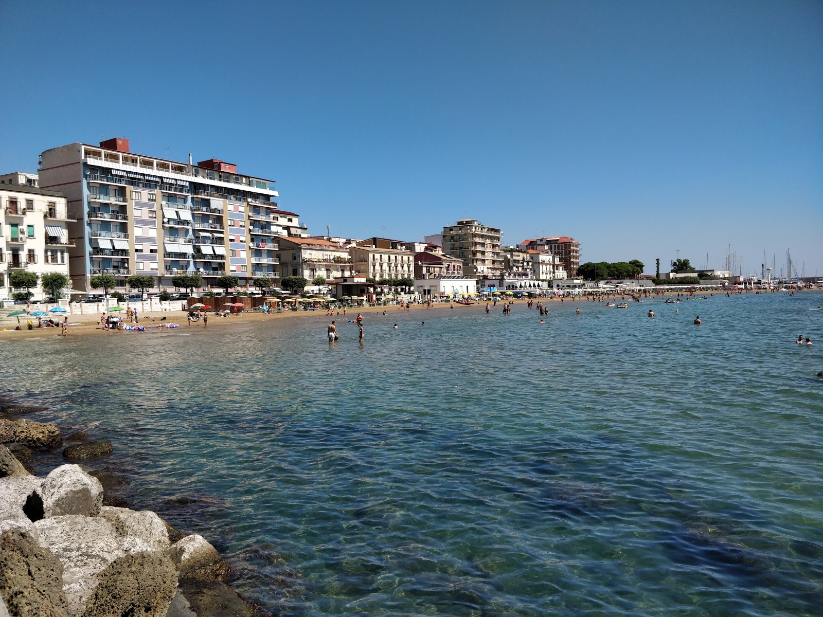 Photo de Crotone beach II zone de station balnéaire