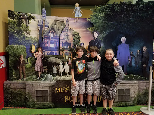 Movie Theater «Regal Cinemas Beaver Creek 12», reviews and photos, 1441 Beaver Creek Commons Dr, Apex, NC 27502, USA