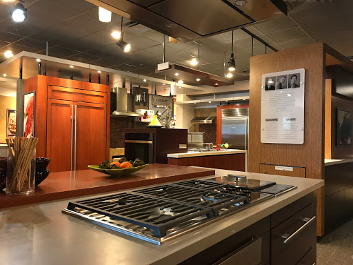 Appliance Store «Famous Tate Appliance & Bedding Center», reviews and photos, 3347 Henderson Blvd, Tampa, FL 33609, USA