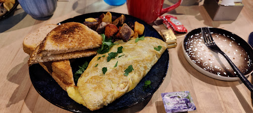 American Restaurant «The Spicy Green Bean», reviews and photos, 225 Hebron Ave, Glastonbury, CT 06033, USA