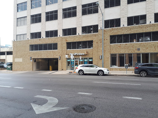 Shipping and Mailing Service «The UPS Store», reviews and photos, 1108 Lavaca St #110, Austin, TX 78701, USA
