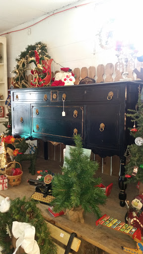 Antique Furniture Store «Useful Things Antiques & Collectibles Store», reviews and photos, 11 Crenshaw Ln, Coxs Creek, KY 40013, USA