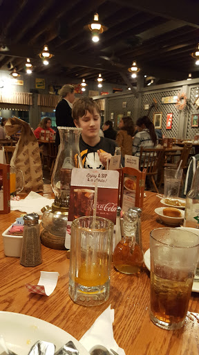 American Restaurant «Cracker Barrel Old Country Store», reviews and photos, 2012 E 59th St, Anderson, IN 46013, USA