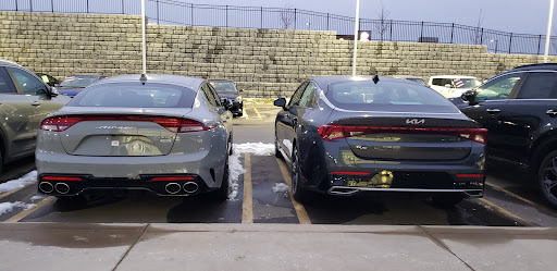 Car Dealer «Summit Place Kia», reviews and photos, 2200 Elizabeth Lake Rd, Waterford Twp, MI 48328, USA