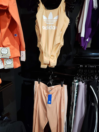 Shopping Mall «Jamaica Colosseum Mall», reviews and photos, 89-02 165th St, Jamaica, NY 11432, USA