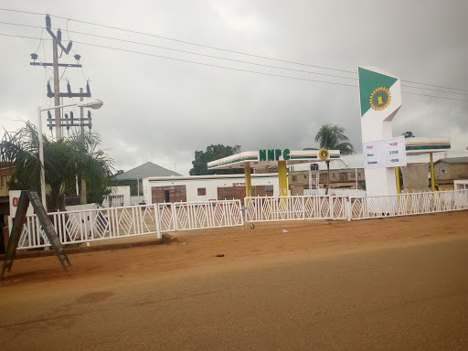 NNPC PETROL STATION, Benin Auchi Rd, Auchi, Nigeria, Park, state Edo