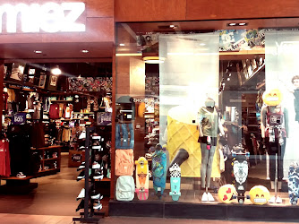 Zumiez