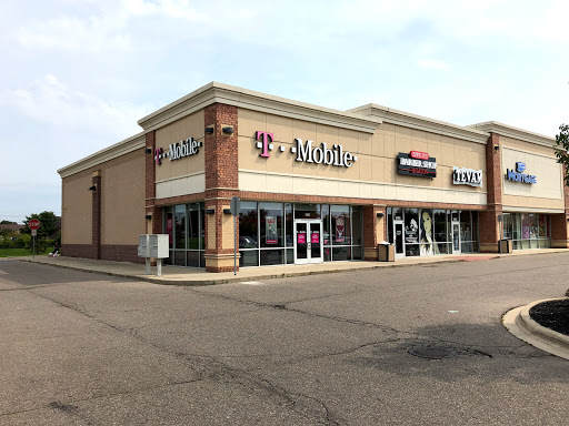 T-Mobile, 2474 Metro Pkwy, Sterling Heights, MI 48310, USA, 