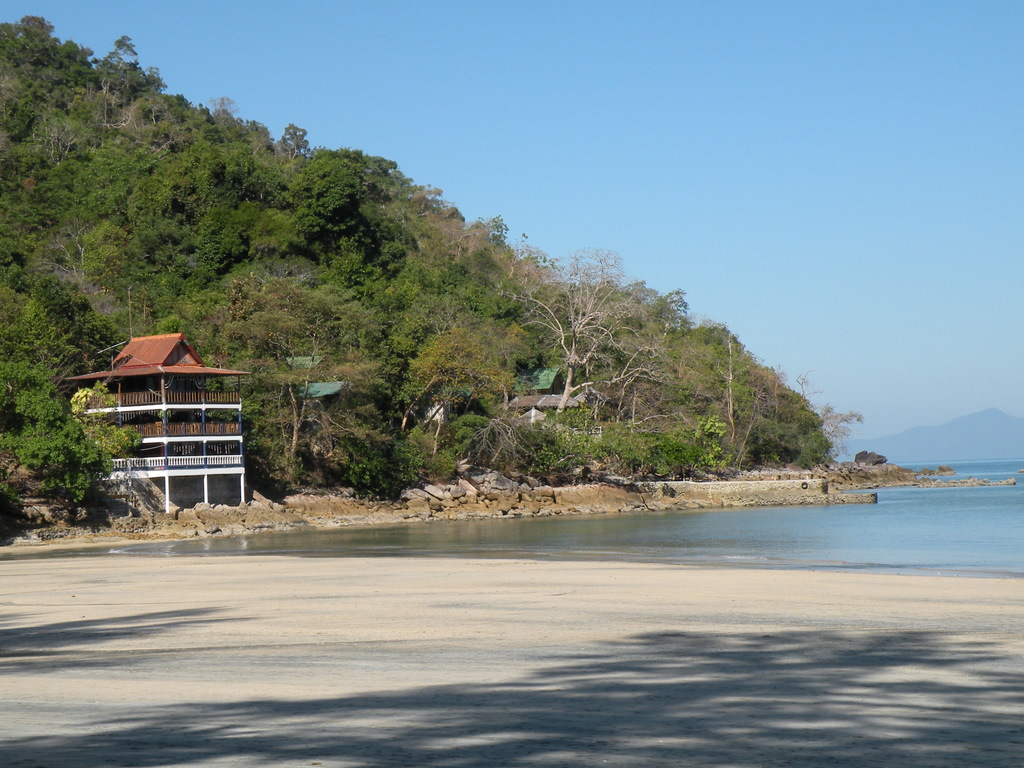 Koh Chang Beach的照片 带有碧绿色水表面