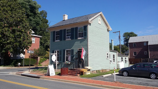 Thrift Store «Blossom & Bloom Shop Inc», reviews and photos, 110 W Market St, Leesburg, VA 20176, USA