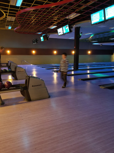 Bowling Alley «Strike Ten Lanes & Lounge», reviews and photos, 800 E Nerge Rd, Roselle, IL 60172, USA
