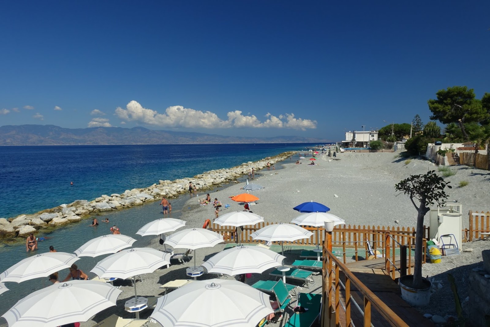 Foto van Spiaggia Bocale I met grijze fijne kiezelsteen oppervlakte