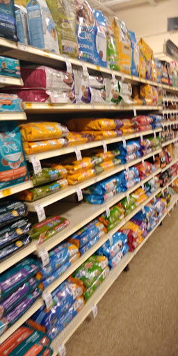 Pet Supply Store «PetSmart», reviews and photos, 1671 E Market St, Harrisonburg, VA 22801, USA