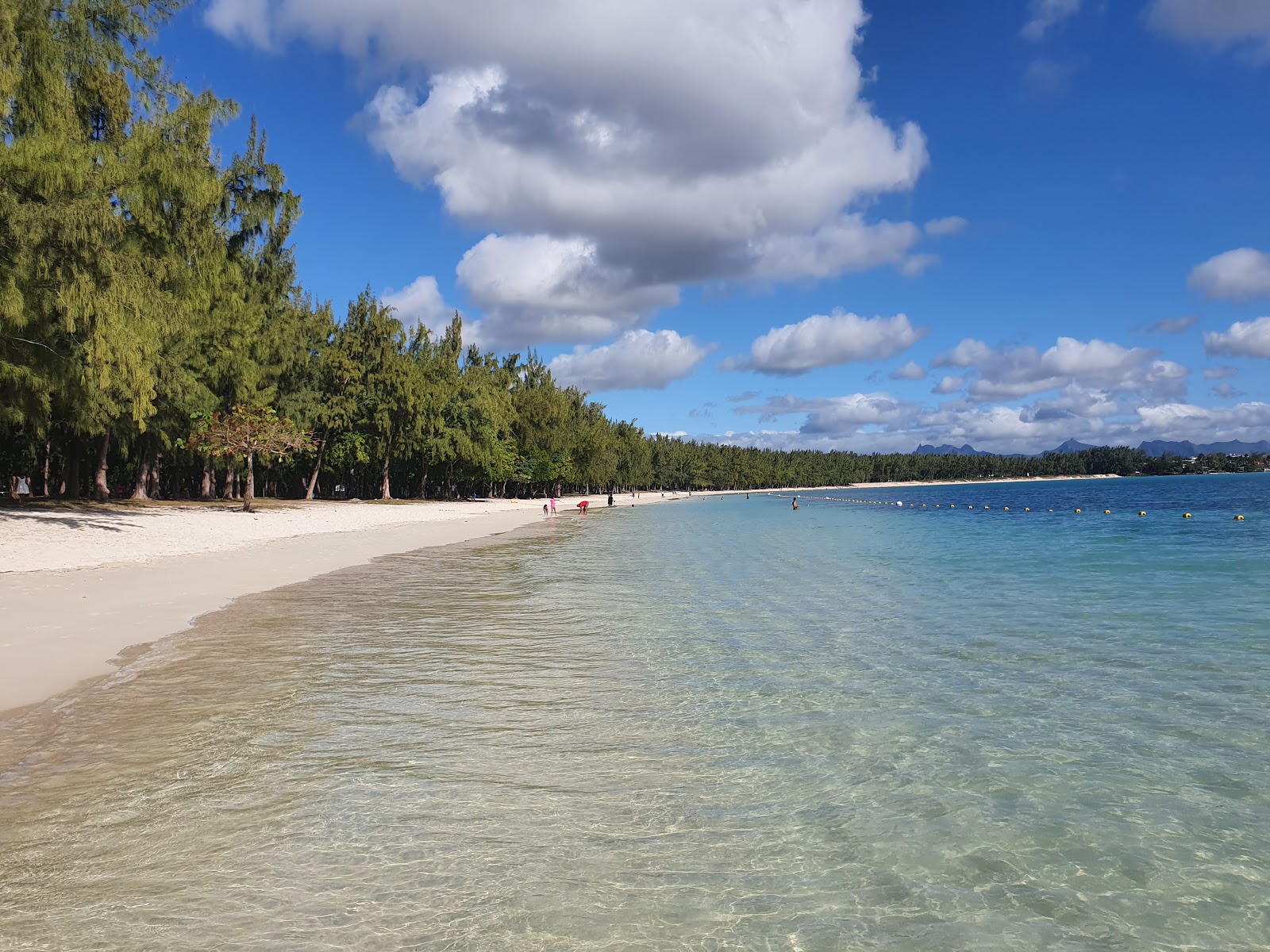 Foto av Mont Choisy Stranden med turkos rent vatten yta