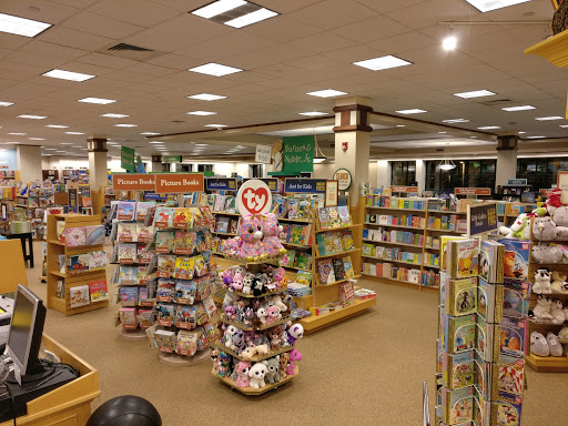 Book Store «Barnes & Noble», reviews and photos, 4550 University Ave, West Des Moines, IA 50266, USA