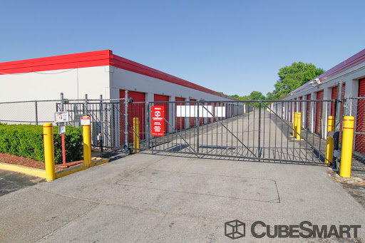 Self-Storage Facility «CubeSmart Self Storage», reviews and photos, 665 S Green Bay Rd, Waukegan, IL 60085, USA