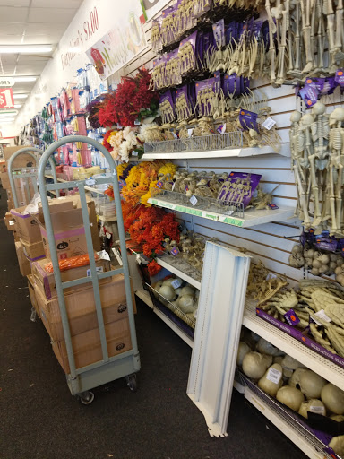 Dollar Store «Dollar Tree», reviews and photos, 13575 NW Cornell Rd, Portland, OR 97229, USA